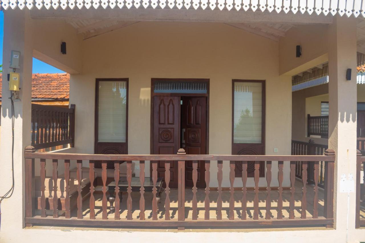 Guru Beach Resort Tangalle Exterior photo