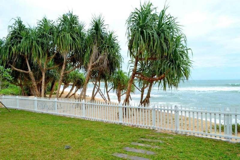 Guru Beach Resort Tangalle Exterior photo